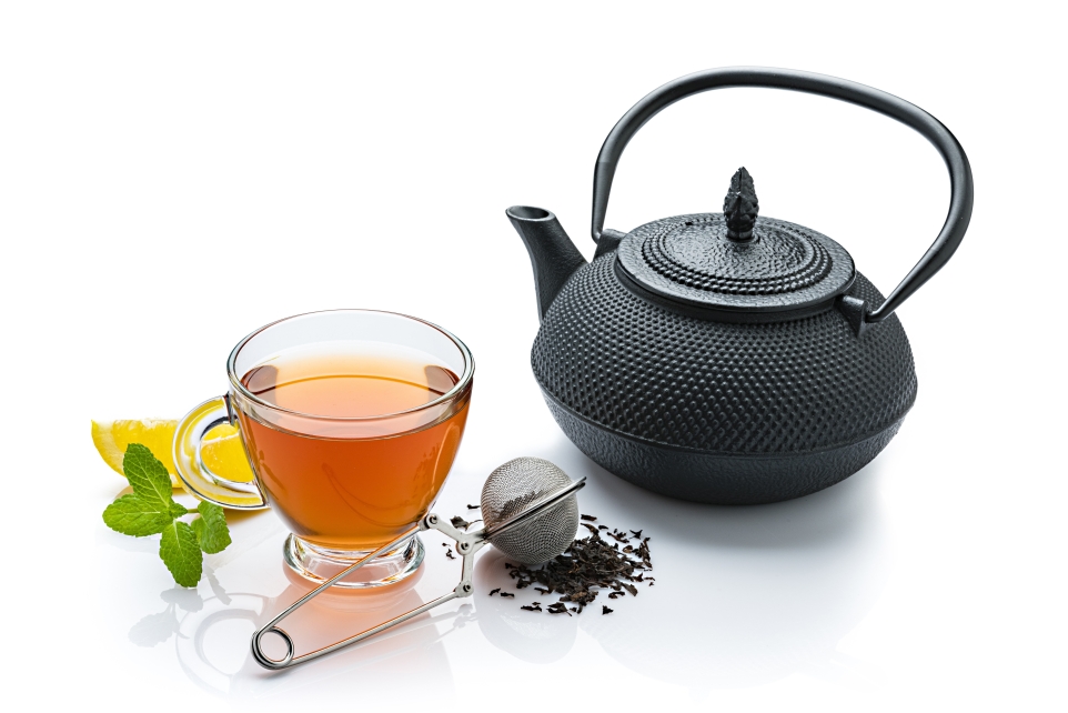 Żeliwny dzbanek do herbaty