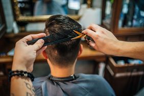 pielęgnacja brody. The Holy Cut Barber Shop. Reszel