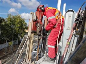 wklejanie kotew i prętów