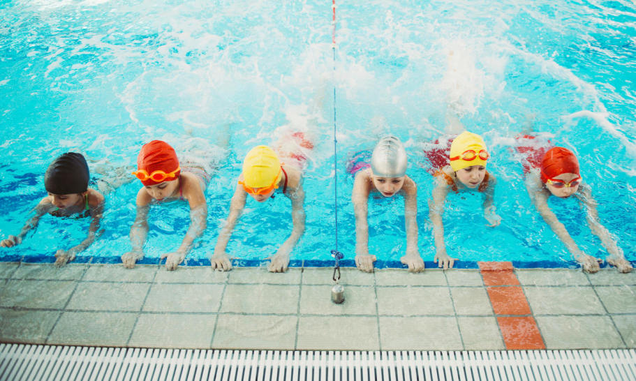 Jak nauczyć przedszkolaka pływać?
