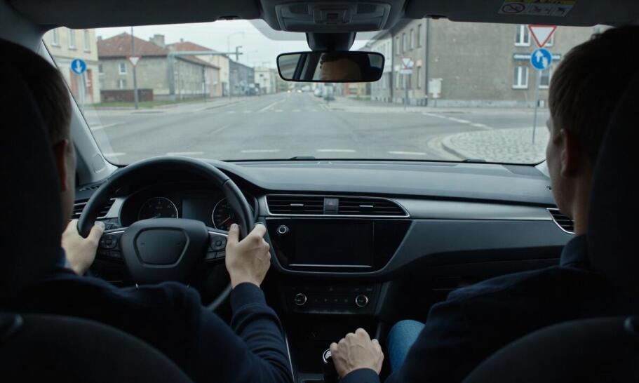 Kiedy dodatkowe jazdy pomagają odzyskać kontrolę przed egzaminem kat. B