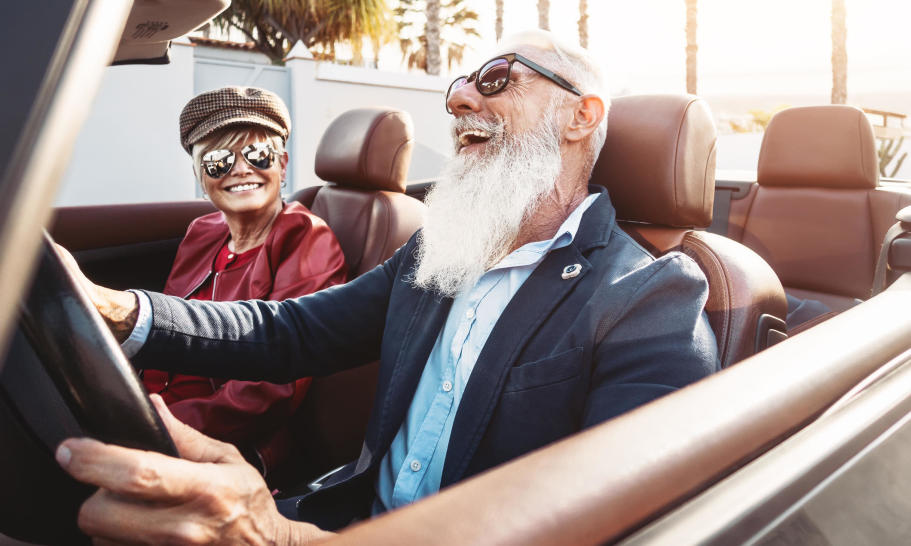 Czy seniorzy mogą wypożyczać samochody?