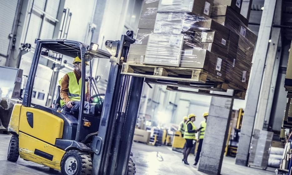 Jak zabezpieczamy transport na paletach drewnianych? Jak zabezpieczamy transport na paletach drewnianych?