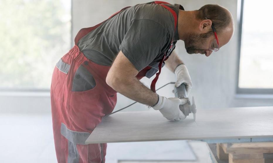 Jakie są bezudarowe metody obróbki betonu i materiałów murowych?