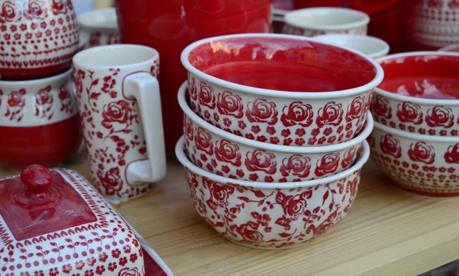 Ceramiczne przyprawniki jako elementy wyposażenia kuchni