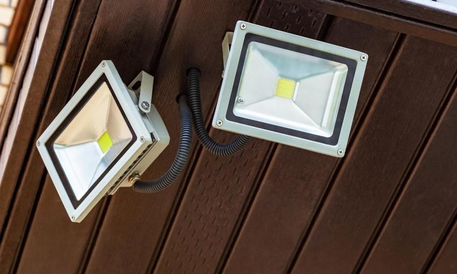 Rodzaje naświetlaczy LED do podświetlania budynków Rodzaje naświetlaczy LED do podświetlania budynków