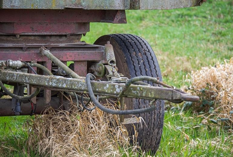 Jak dobrać odpowiednią średnicę ucha dyszla przyczepy?
