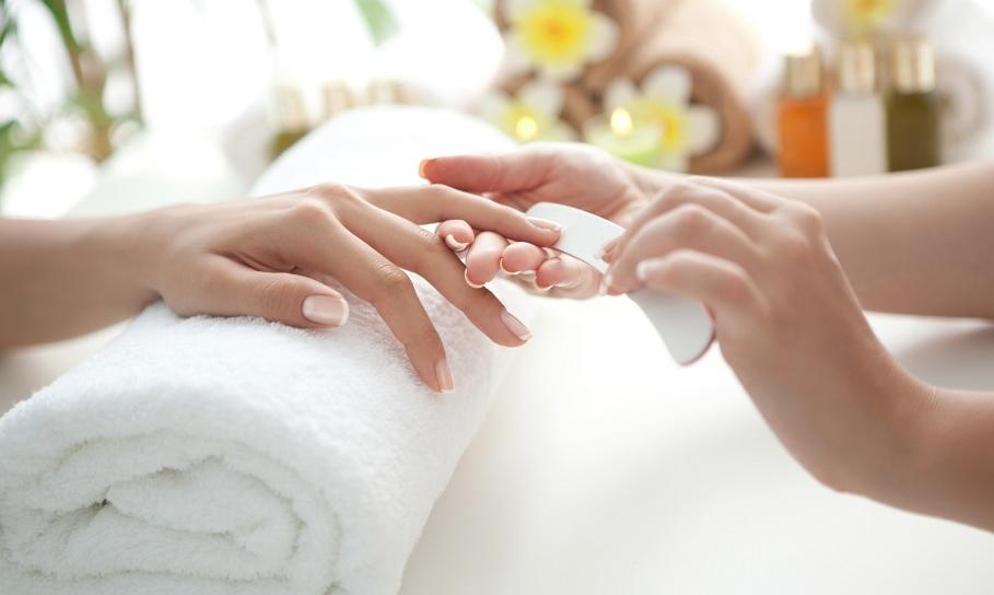 Metody manicure. Jak dbać o paznokcie u rąk? Metody manicure. Jak dbać o paznokcie u rąk?