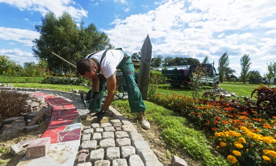 Przykłady zastosowań kostki brukowej w ogrodzie Przykłady zastosowań kostki brukowej w ogrodzie