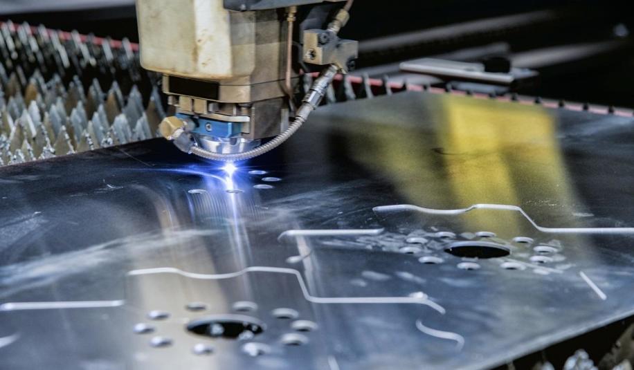 Jak ciąć metal bez pozostawiania zanieczyszczeń? Jak ciąć metal bez pozostawiania zanieczyszczeń?