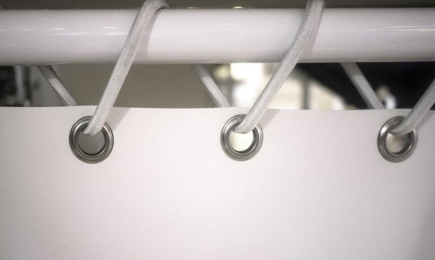 Jakie oczka najlepiej nadają się do plandek i banerów?