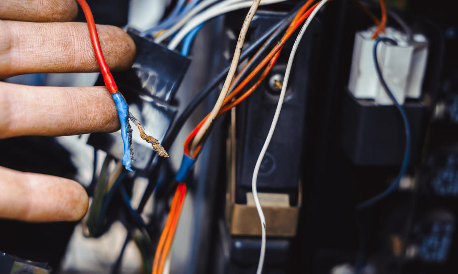 Wymieniasz instalację elektryczną ? Sprawdź jak zarobić na starych kablach Wymieniasz instalację elektryczną ? Sprawdź jak zarobić na starych kablach