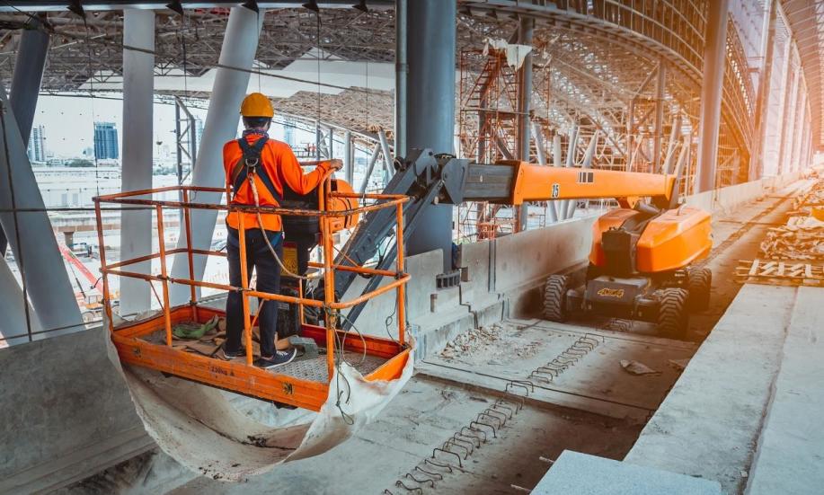 Skąd wynająć podnośnik koszowy?