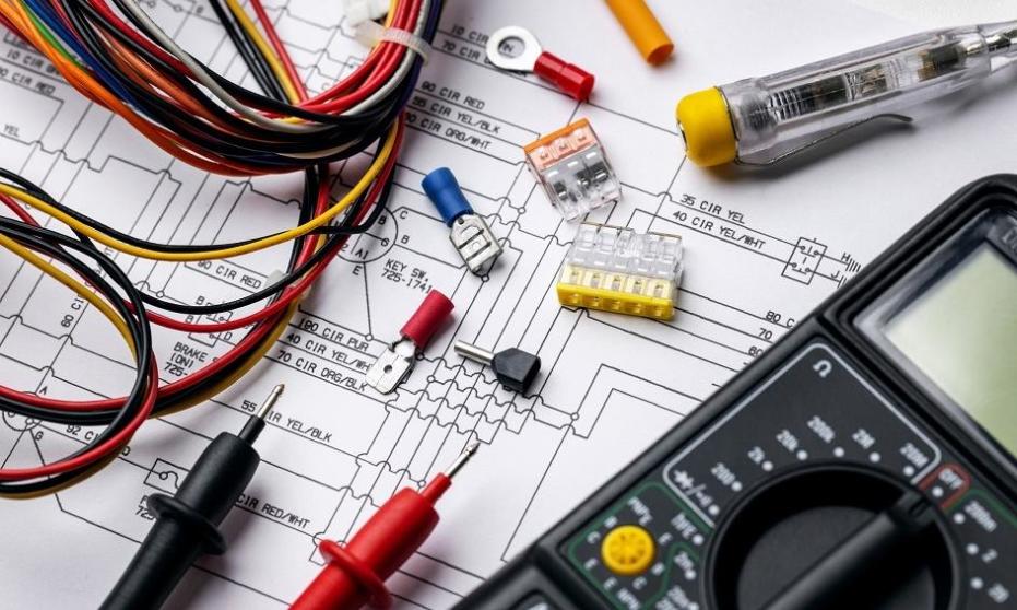 Jaki jest koszt wykonania instalacji elektrycznej w domu jednorodzinnym?