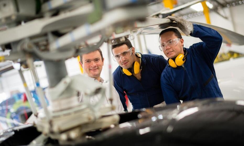 Kiedy i dlaczego warto skorzystać z mobilnego serwisu śmigłowców?