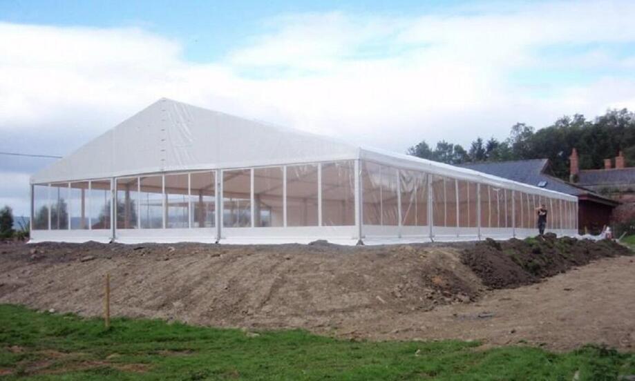 Cechy dobrych plandek do budowy hal namiotowych  