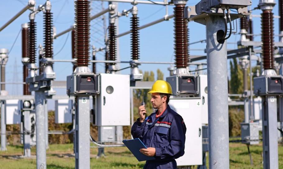 Pomiary jako element kontroli stanu technicznego stacji elektroenergetycznych Pomiary jako element kontroli stanu technicznego stacji elektroenergetycznych