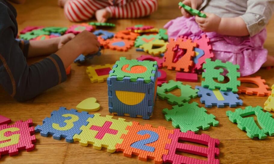 Zabawki edukacyjne i ich rola w rozwoju dzieci Zabawki edukacyjne i ich rola w rozwoju dzieci