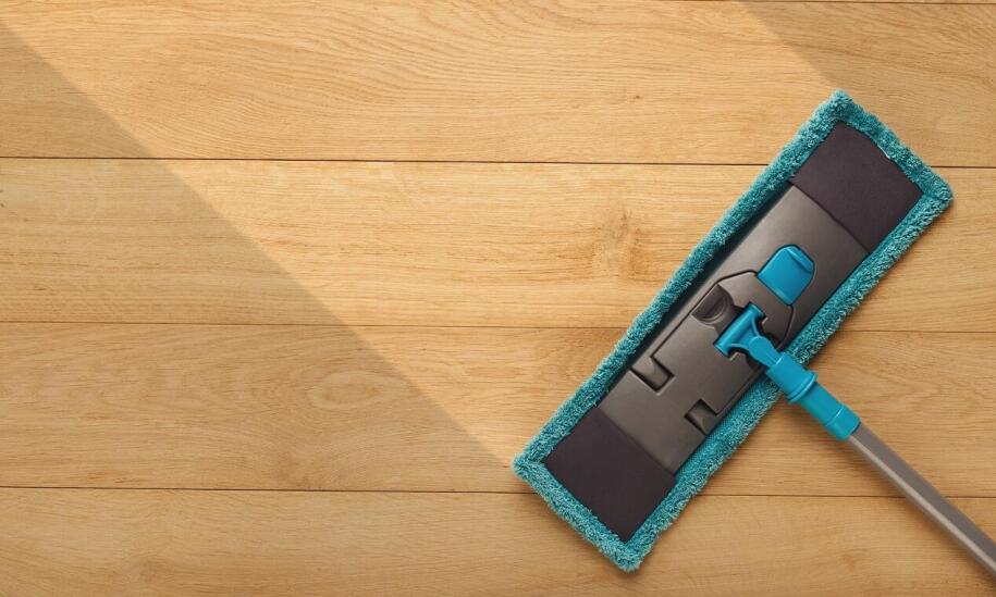 Jak i kiedy stosować ług do podłóg?