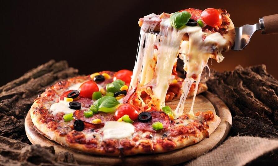 Ser na pizzy – jaki powinien być? Ser na pizzy – jaki powinien być?