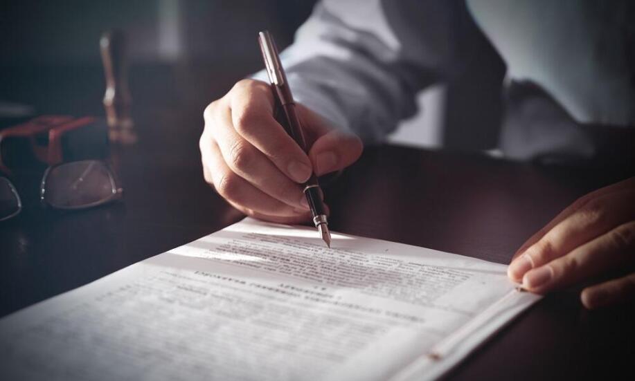 Czym jest pełnomocnictwo notarialne i w jakich sytuacjach się z niego korzysta? Czym jest pełnomocnictwo notarialne i w jakich sytuacjach się z niego korzysta?