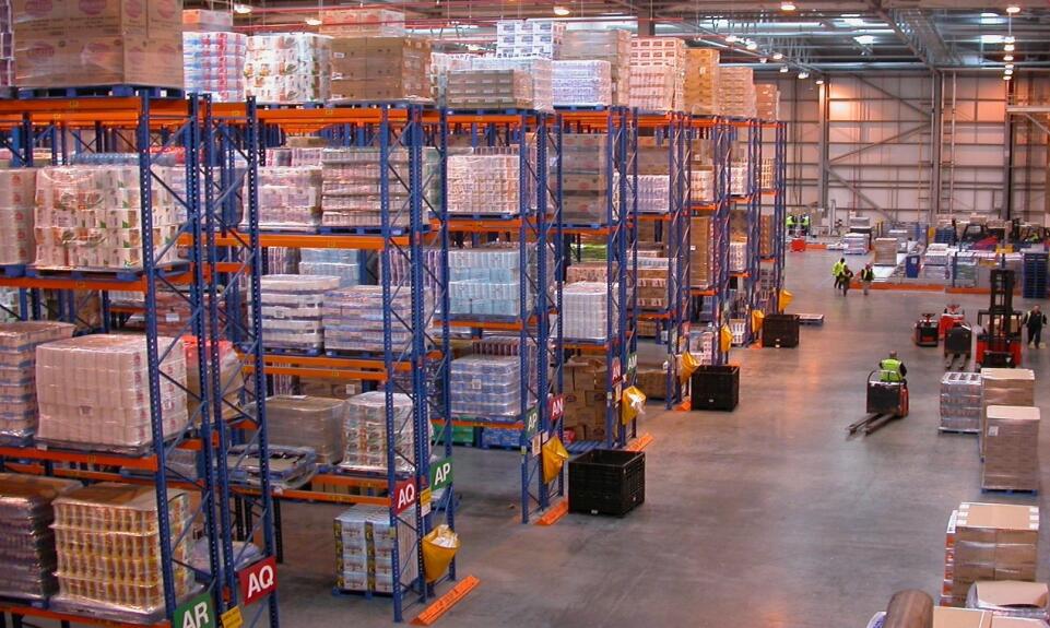 Optymalizacja przepływu materiałów w produkcji i dystrybucji Optymalizacja przepływu materiałów w produkcji i dystrybucji