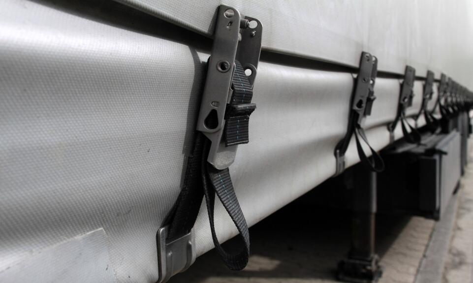 Czy zamknięty autotransporter gwarantuje większe bezpieczeństwo użytkowania?