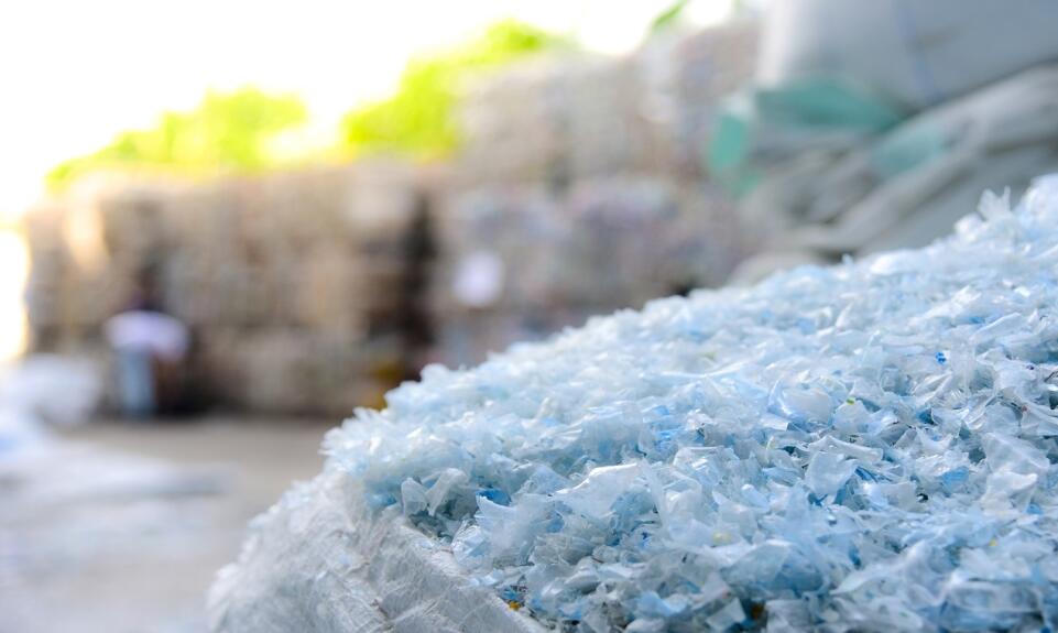 Odbiór tworzyw sztucznych. Rozwiązanie dla firm i zakładów produkcyjnych Odbiór tworzyw sztucznych. Rozwiązanie dla firm i zakładów produkcyjnych