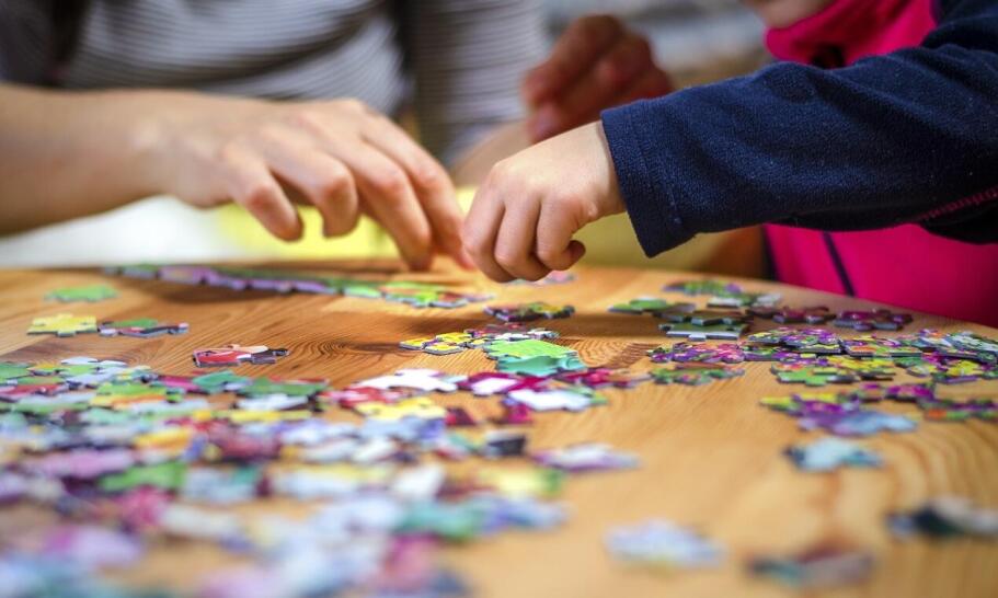 Jak układanie puzzli wpływa na rozwój dziecka? Jak układanie puzzli wpływa na rozwój dziecka?