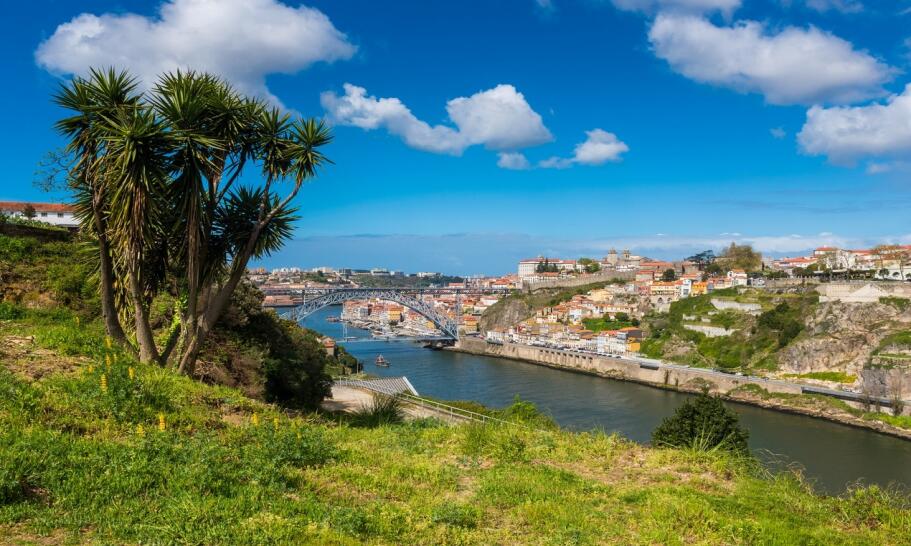 Portugalia – zdobywa coraz większą popularność wśród polskich turystów