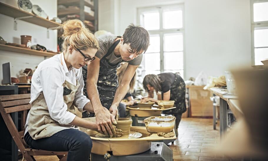 Dlaczego warto zapisać się na warsztaty ceramiczne?