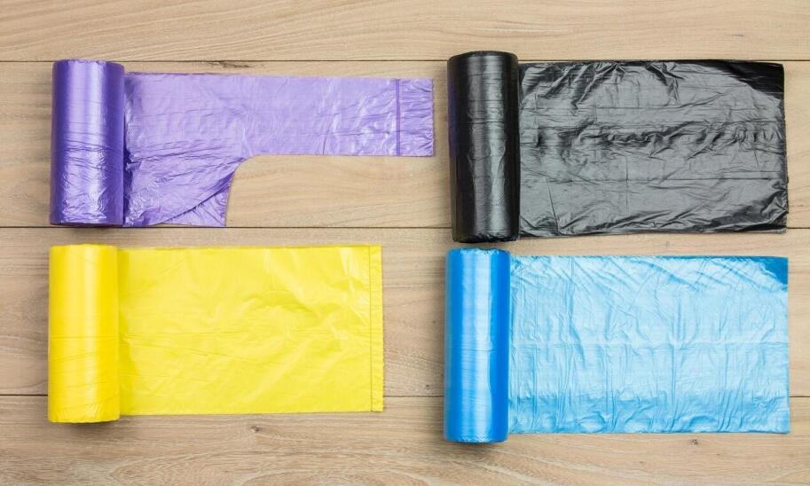 Z jakich materiałów wykonuje się worki na odpady?