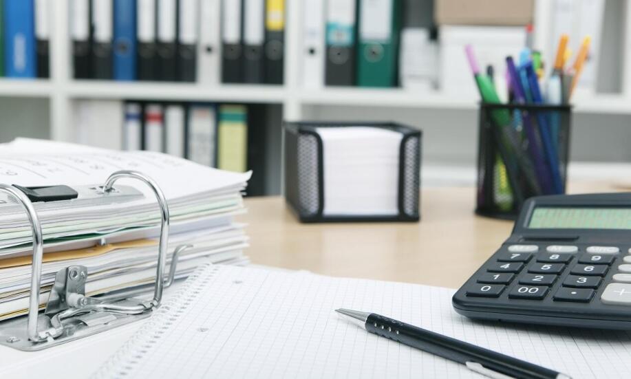Artykuły piśmiennicze, których nie może zabraknąć w biurze