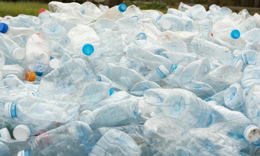 Recykling butelek PET a korzyści dla środowiska Recykling butelek PET a korzyści dla środowiska