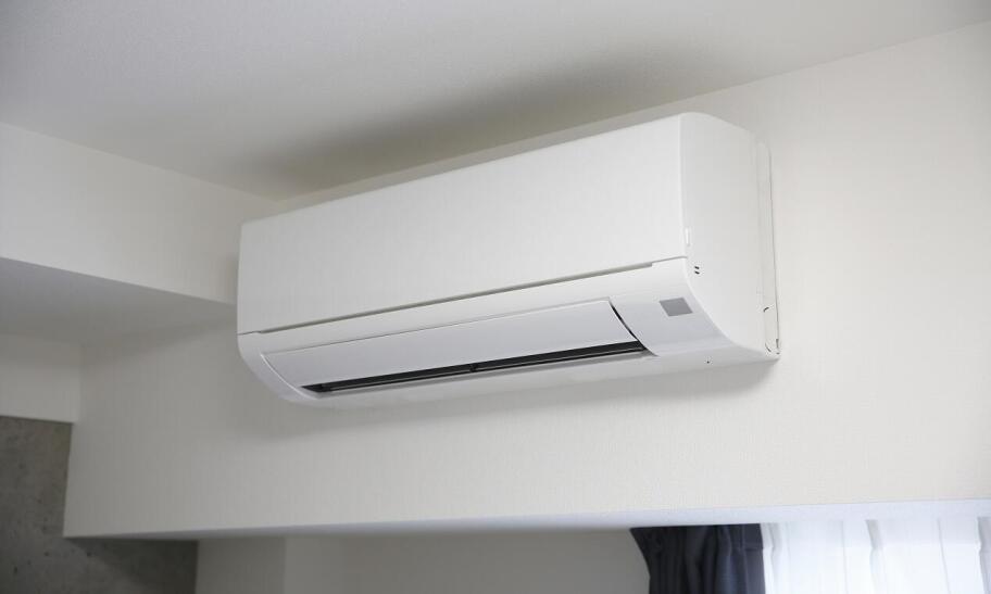 Wady i zalety klimatyzatorów naściennych