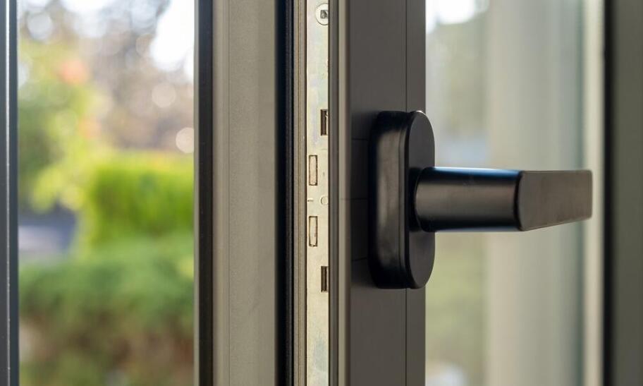 Kiedy warto wybrać stolarkę drzwiową i okienną z aluminium? Kiedy warto wybrać stolarkę drzwiową i okienną z aluminium?