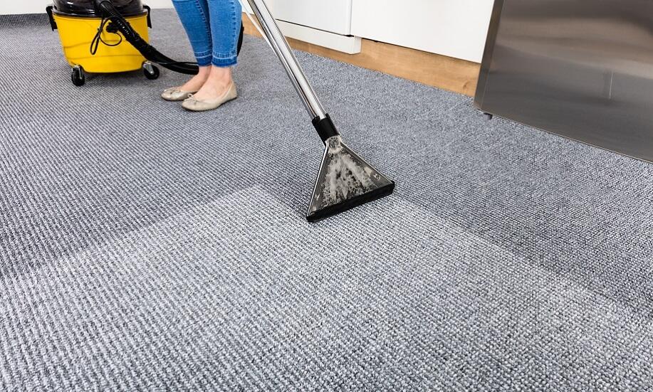 Czym czyścić wykładzinę, aby nie uszkodzić jej struktury?