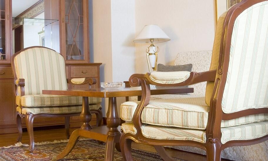 Jakich materiałów używa się do produkcji mebli hotelowych? Jakich materiałów używa się do produkcji mebli hotelowych?