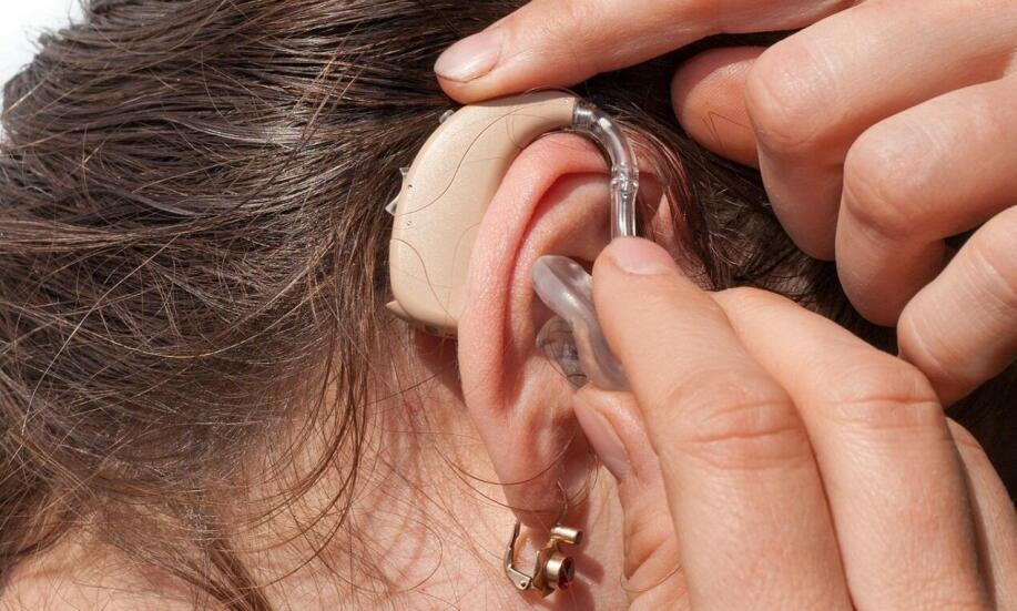 Jak znaleźć najlepszy dla siebie aparat słuchowy?