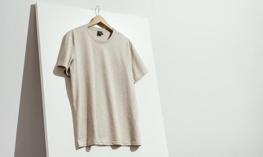 Koszulki oversize - czy są odpowiednie dla każdego? Koszulki oversize - czy są odpowiednie dla każdego?