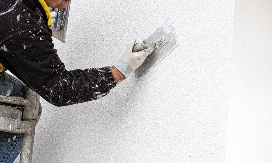 Jakie funkcje pełni tynk?