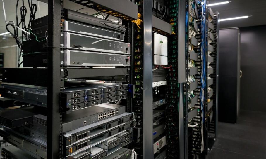 W jaki sposób powinno gasić się pomieszczenia z dużą ilością elektroniki?