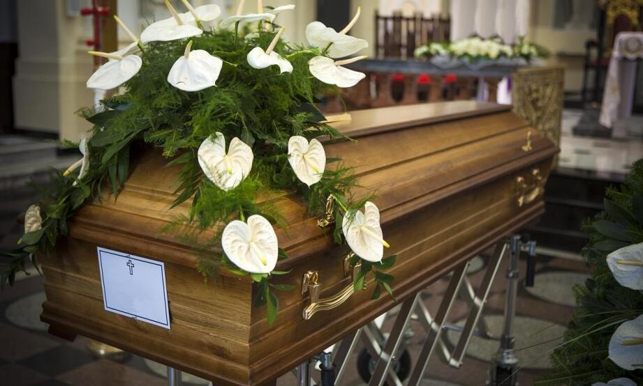 Czym się różni pogrzeb katolicki od świeckiego?