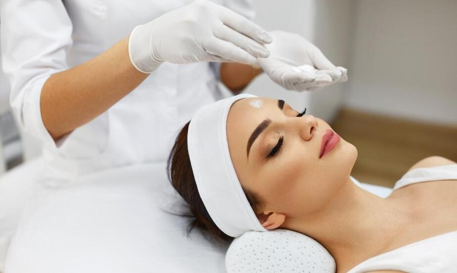 Zalety welurowych opasek kosmetycznych