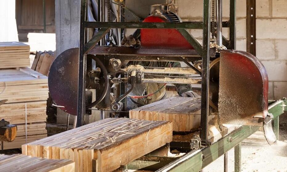 Jak przebiega strukturyzacja drewna?	