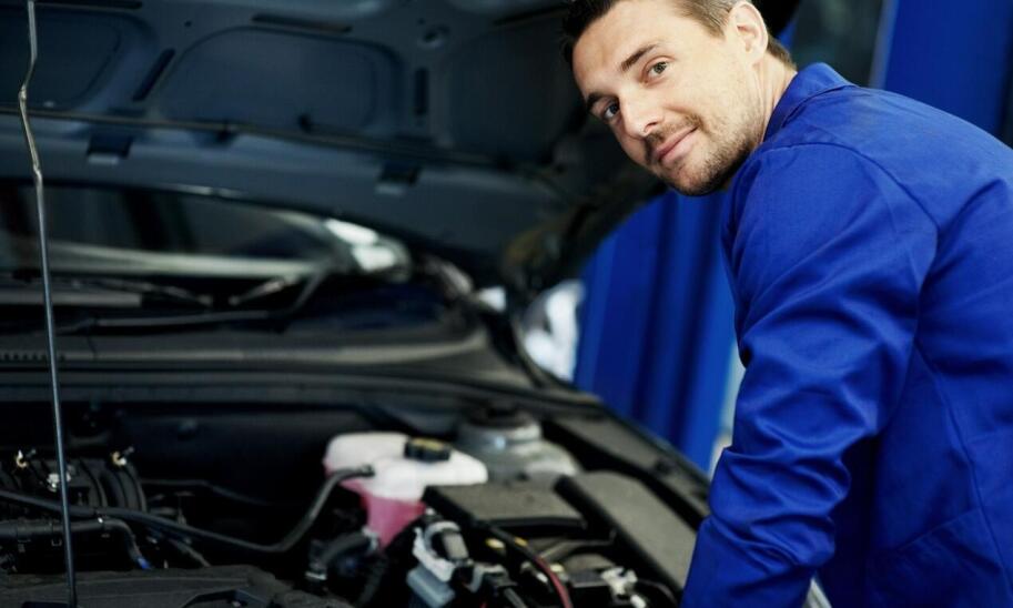 Jak zmieniała się mechanika pojazdowa z biegiem lat?