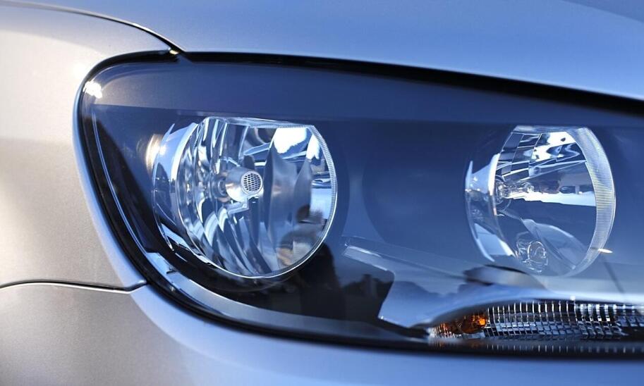 Jak zwiększyć zasięg pola oświetlanego przed samochodem bez wymiany reflektorów?