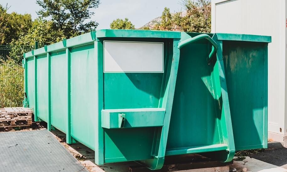 Ile worków są w stanie pomieścić kontenery na odpady?