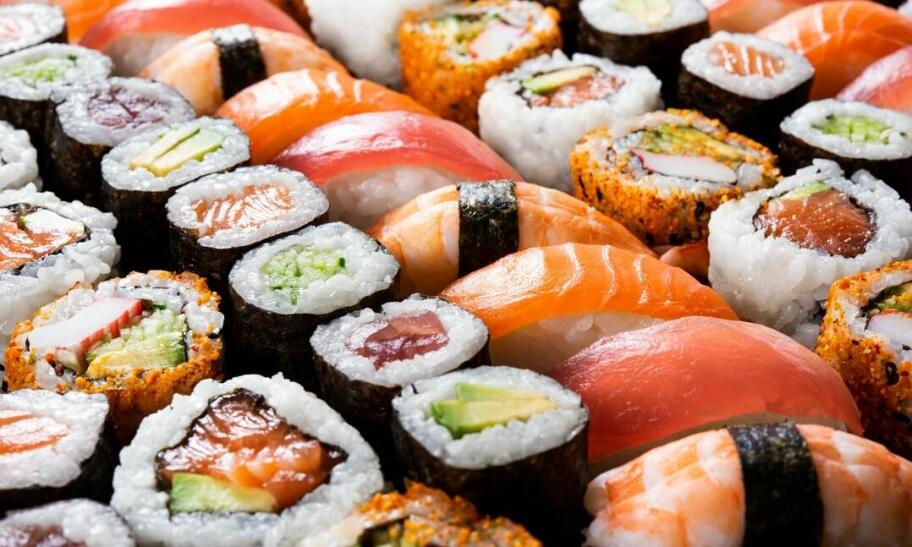 Jak nauczyć się jeść sushi pałeczkami? Jak nauczyć się jeść sushi pałeczkami?