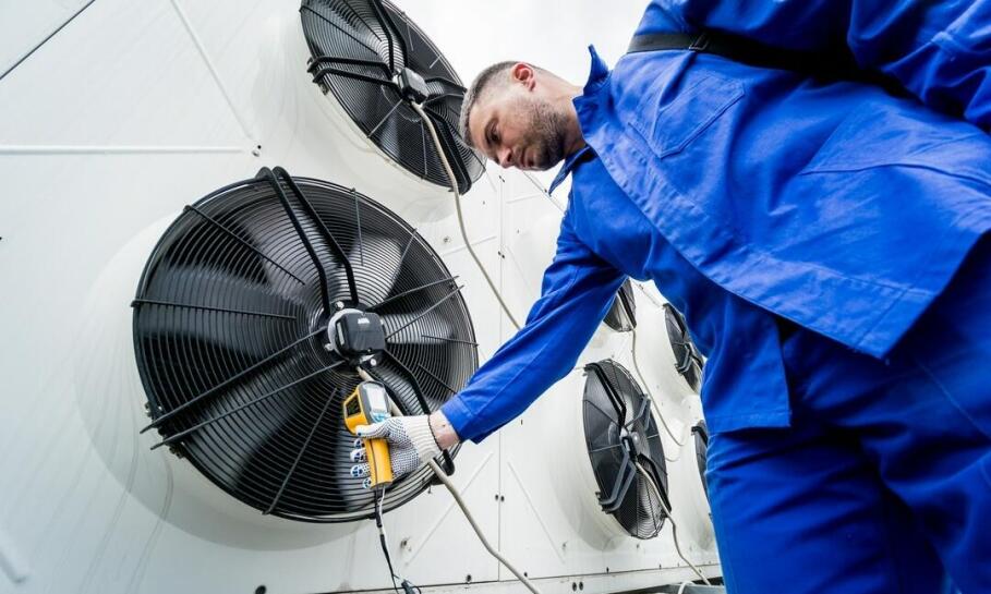 Co obejmuje serwis klimatyzacji przemysłowej?